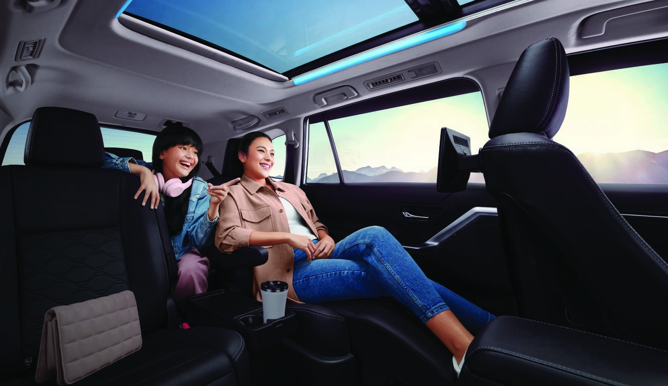 Captain Seat Luxury with Ottoman Leg Rest